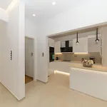 Apartment Heaven By The Sea ! *