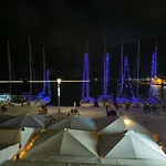 Heaven By The Sea ! Apartament