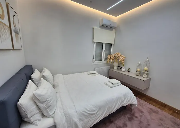 Apartment Heaven By The Sea ! *